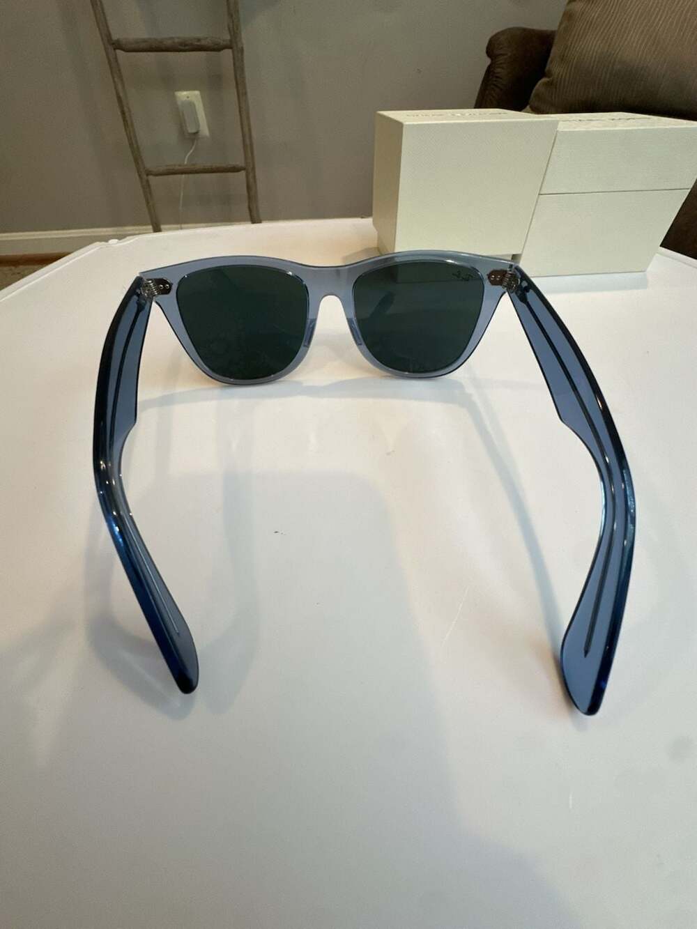 Ray-Ban Wayfarer Reverse Sunglasses in Transparent Navy Blue - Picture 3 of 5